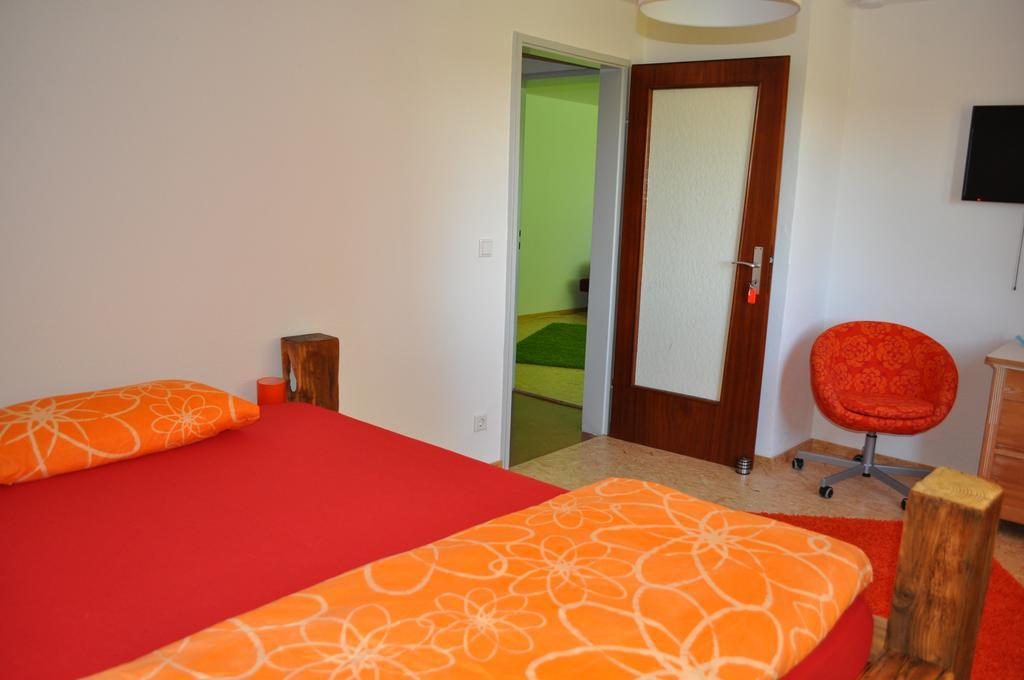 Punkrock Harbour Pension Baehr Карлсруэ Экстерьер фото