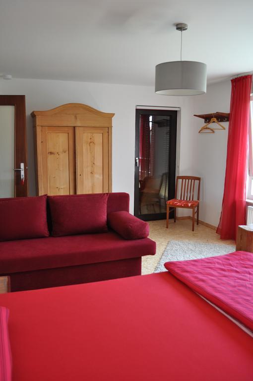 Punkrock Harbour Pension Baehr Карлсруэ Экстерьер фото