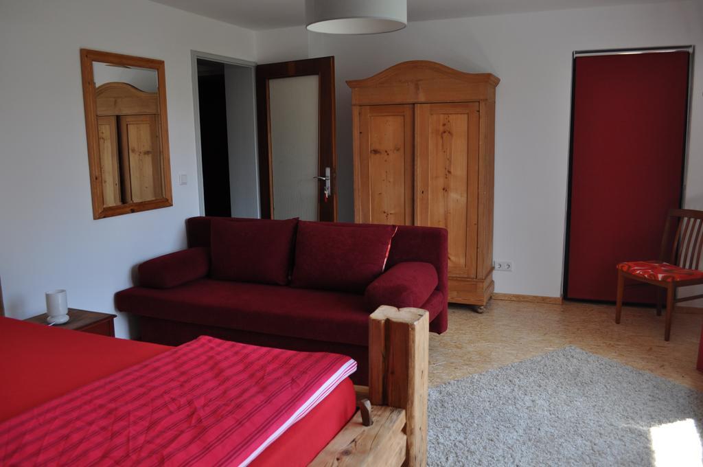 Punkrock Harbour Pension Baehr Карлсруэ Экстерьер фото