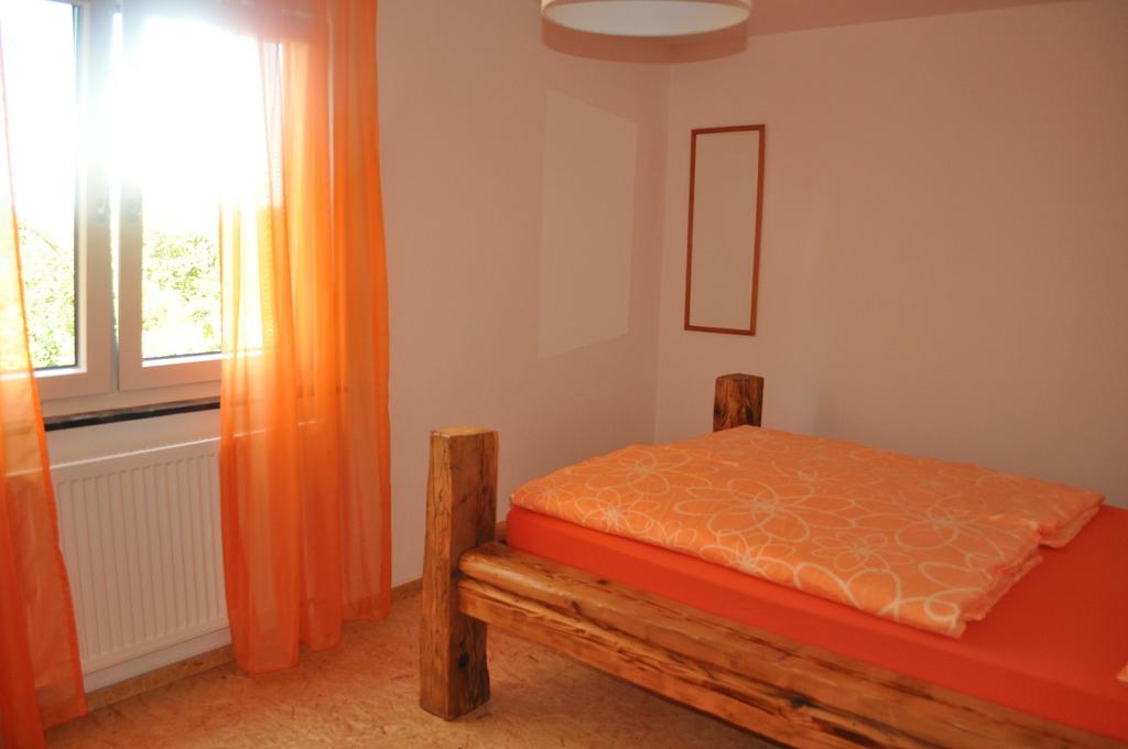 Punkrock Harbour Pension Baehr Карлсруэ Экстерьер фото