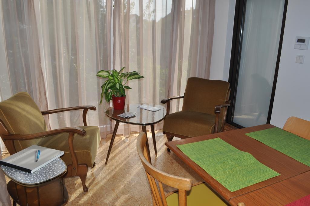 Punkrock Harbour Pension Baehr Карлсруэ Экстерьер фото